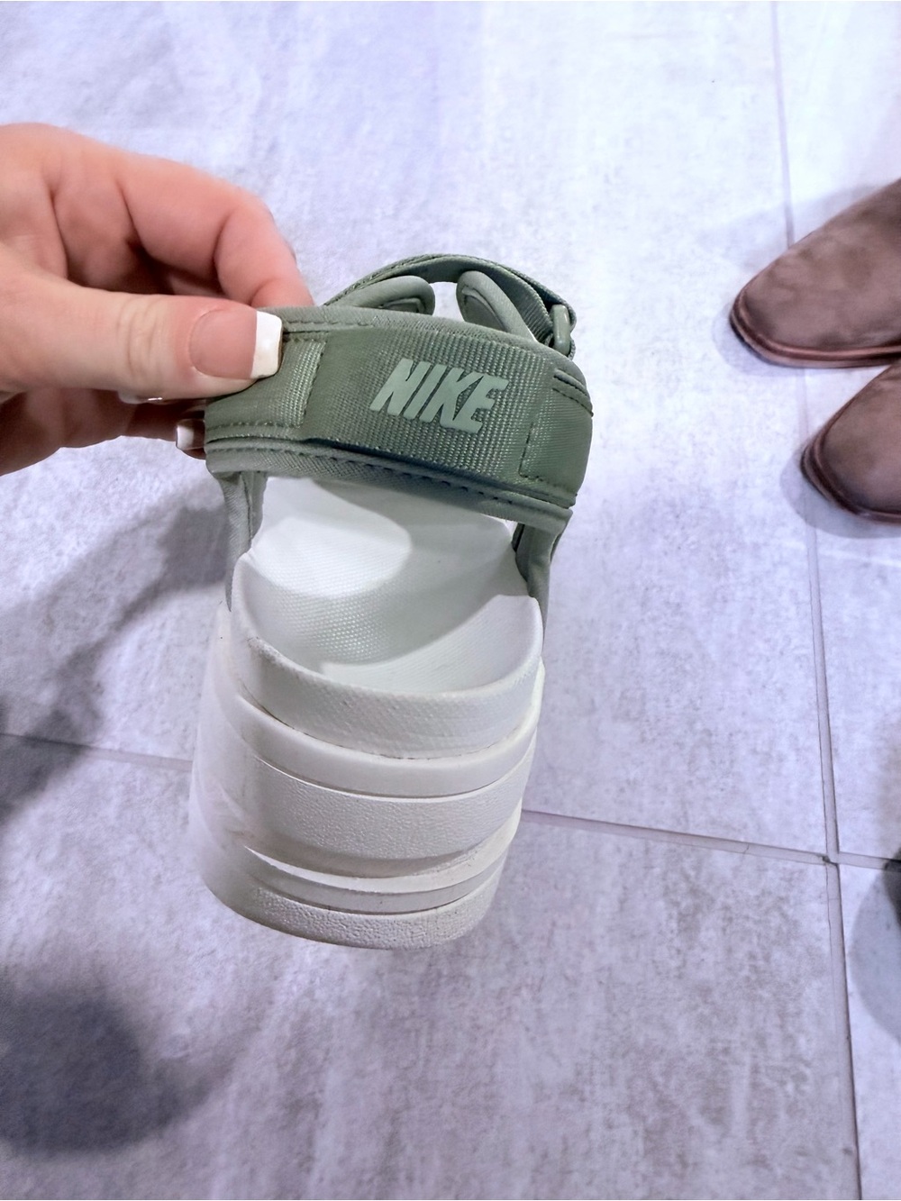 Nike icon sandals size 8 - Picture 2 of 2
